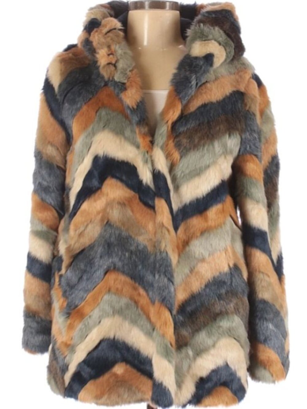 FOREVER 21 Chevron Faux Fur Hooded Jacket Excellent condition - Picture 5 of 8